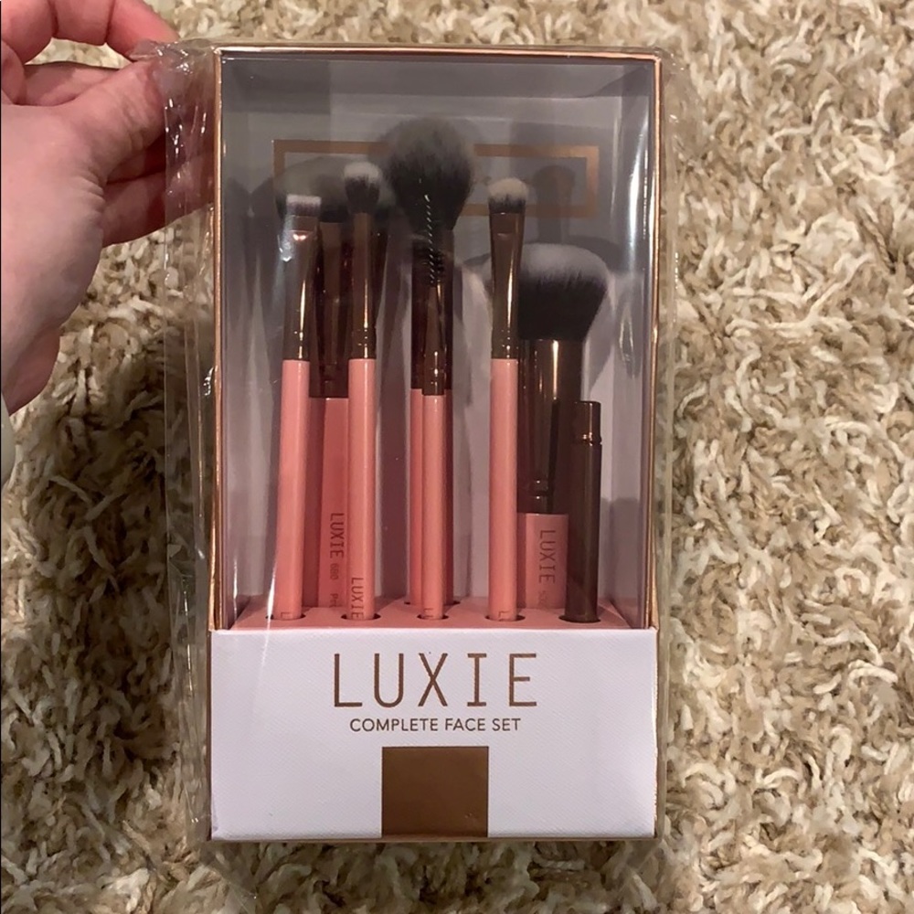Luxor Complete Face Set in rose gold